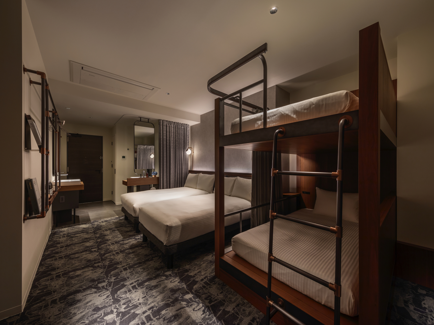 The Lively Osaka Honmachi