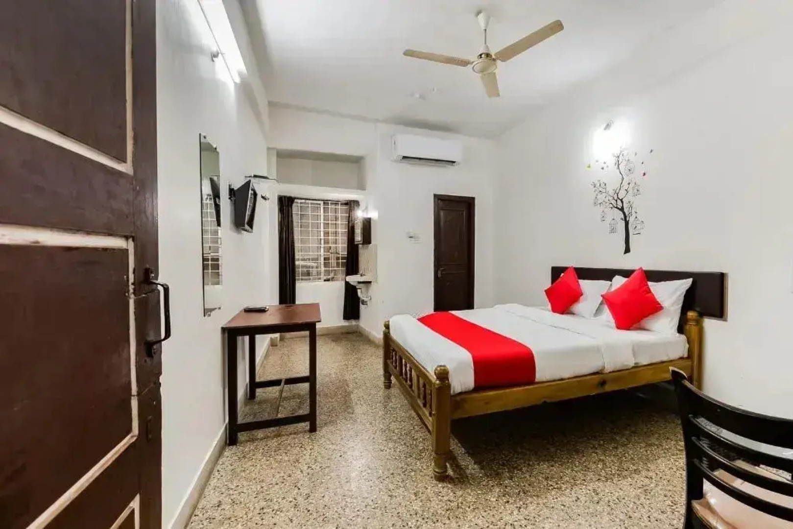 Sushma Lodge by OYO Rooms