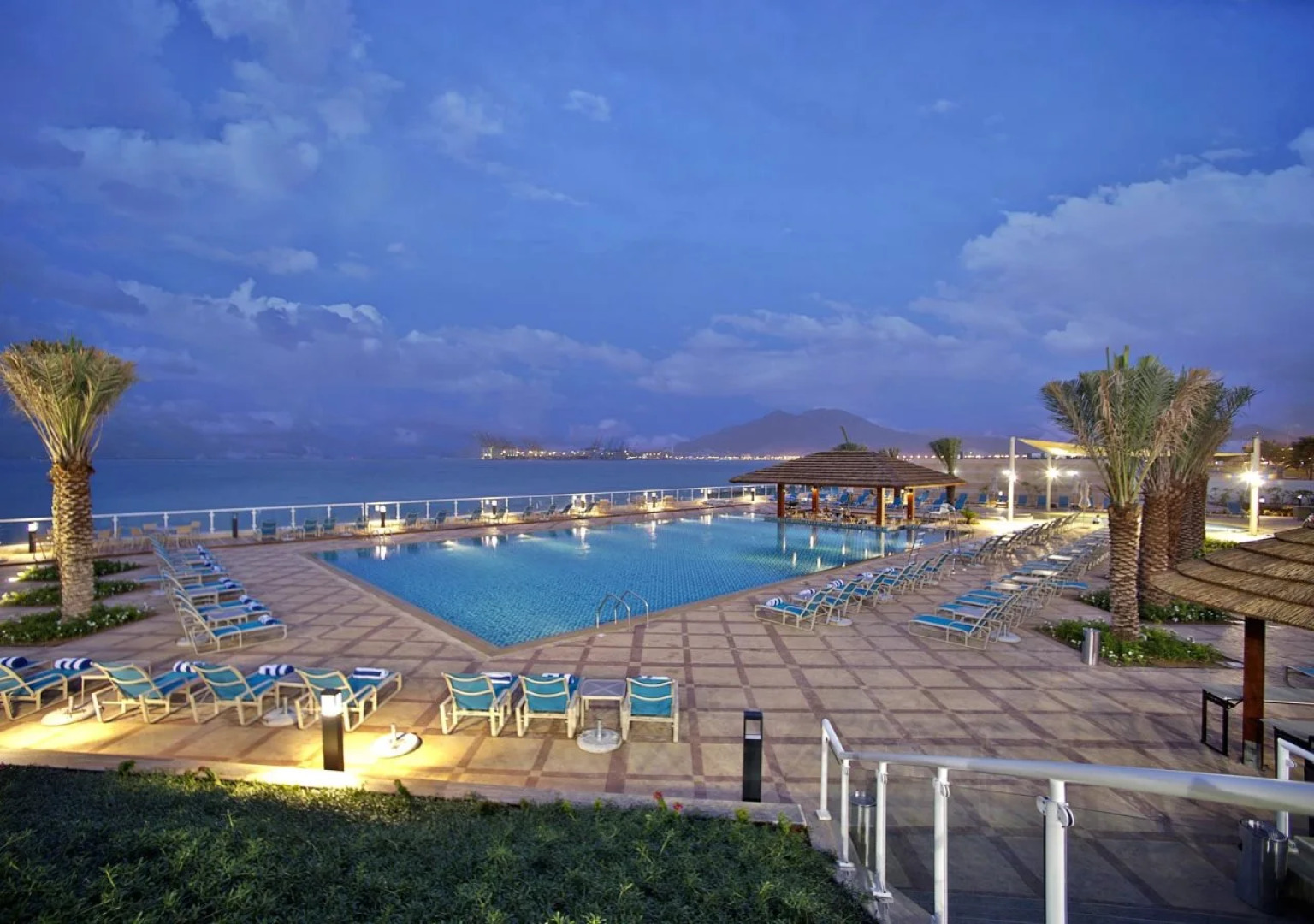 Курортный отель Oceanic Khorfakkan Resort And Spa