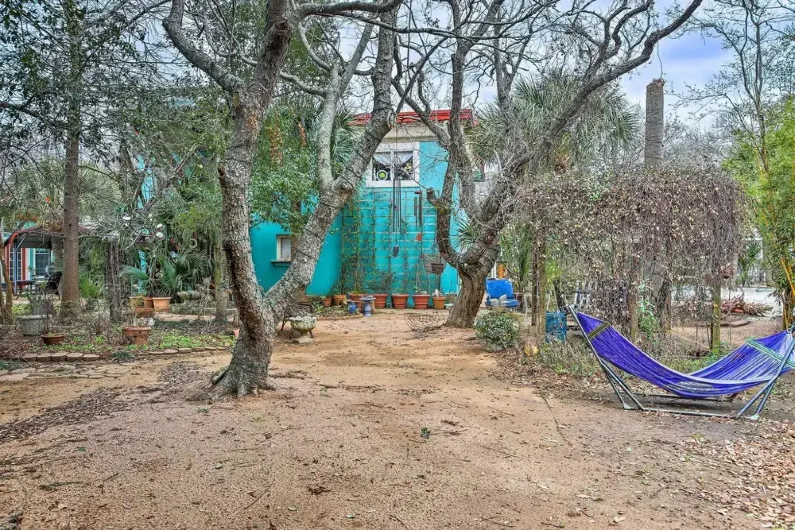 Walk to Coast: Galveston Bay Retreat w/ Grill