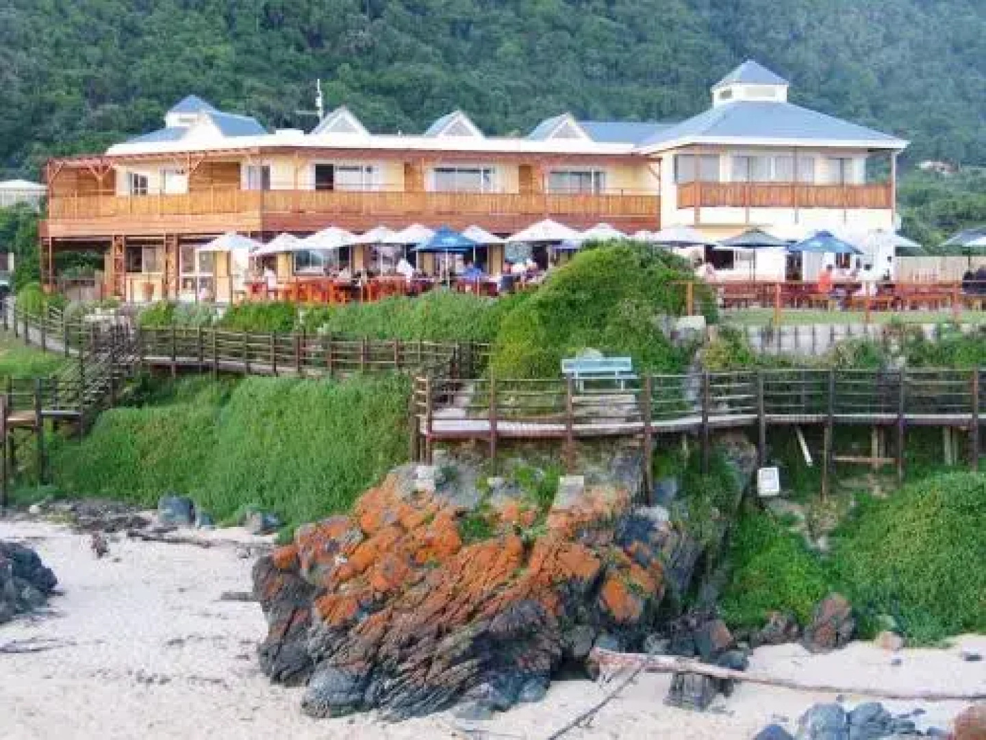 Singing Kettle Beach Lodge