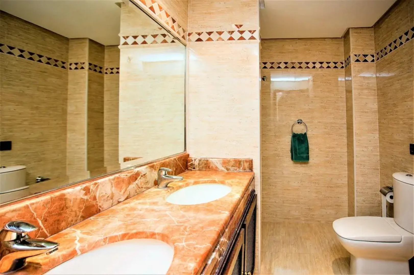 2 Bed Apartment with Mountain and Sea Views VDS33