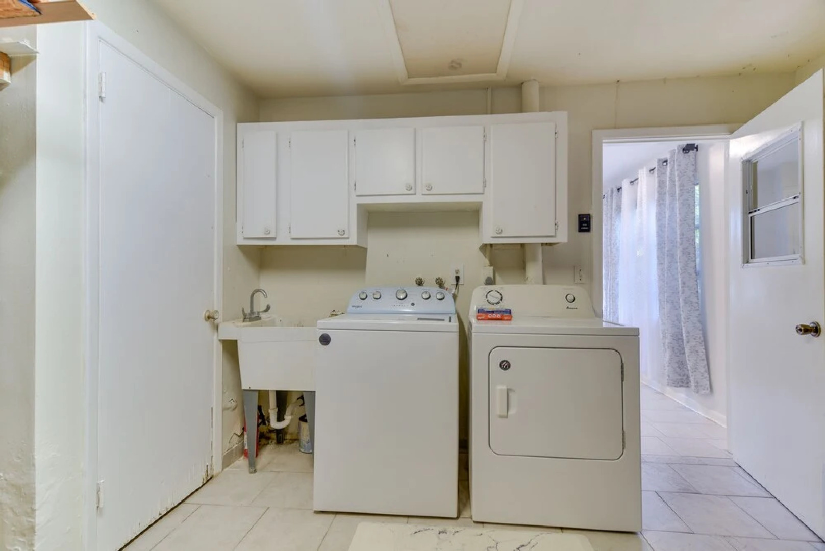 Largo House w/ Backyard Oasis & Proximity to Beach