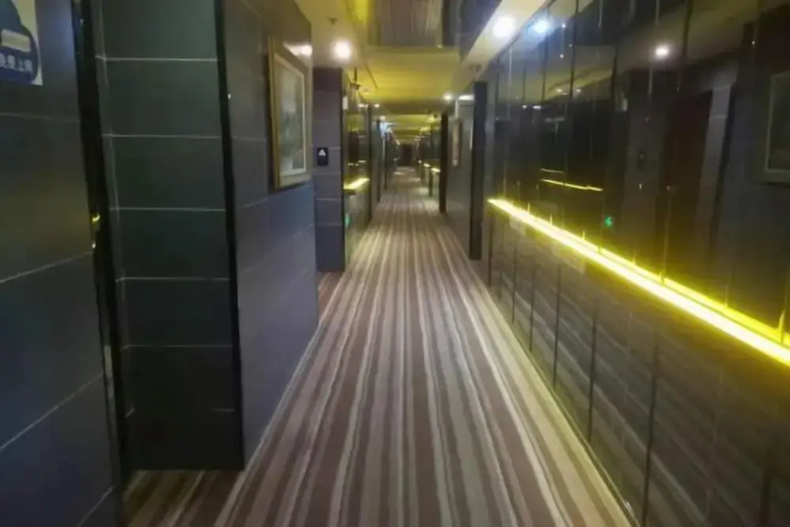 MOLAN Hotel（Fangte Second Phase Store）
