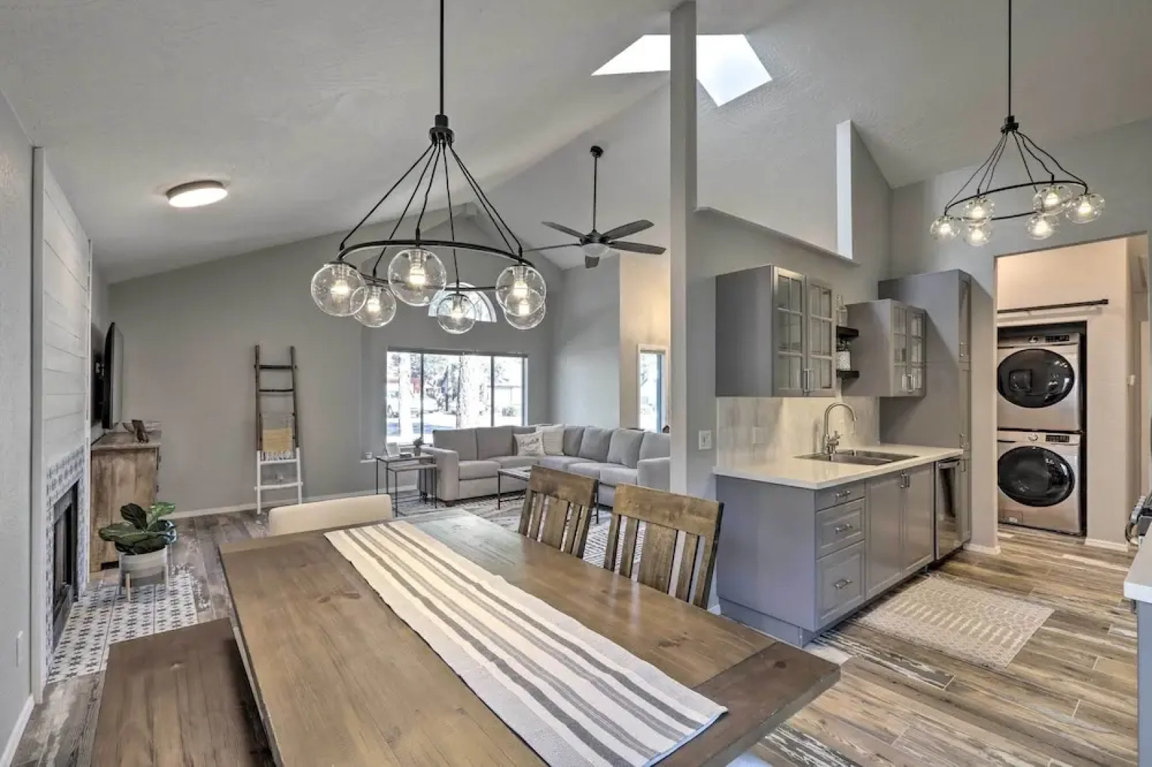 Modern Flagstaff Retreat ~ 4 Mi to Downtown!