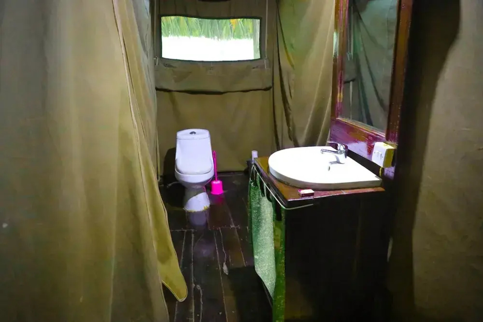 Selous Butembo Tented Lodge Lotus