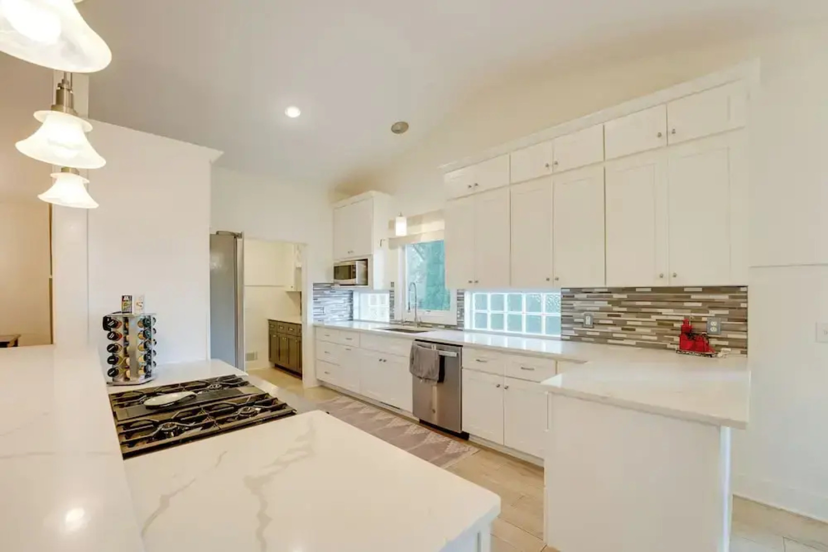 Holland Home: Walk to the Beach!