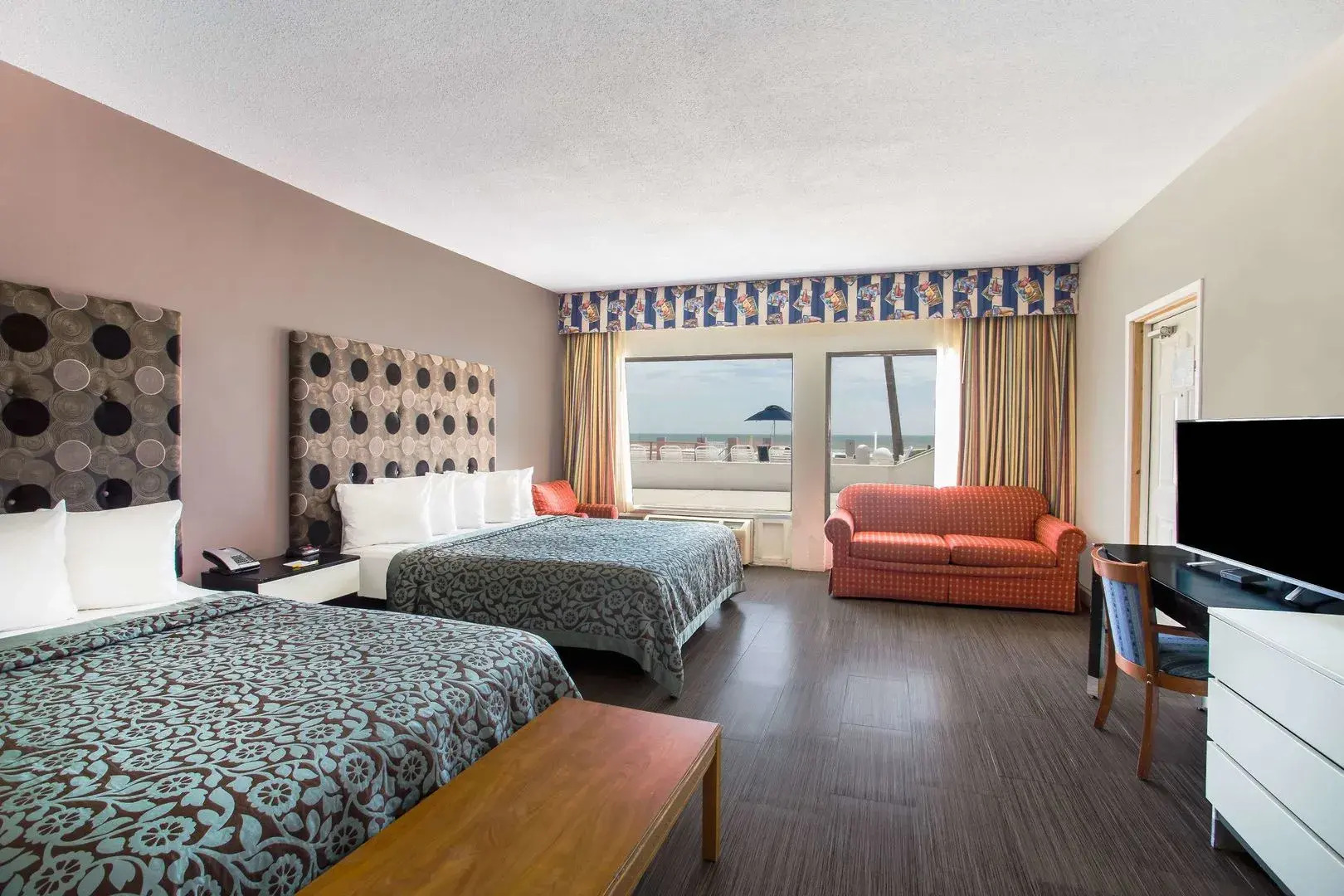 Arya Blu Inn & Suites