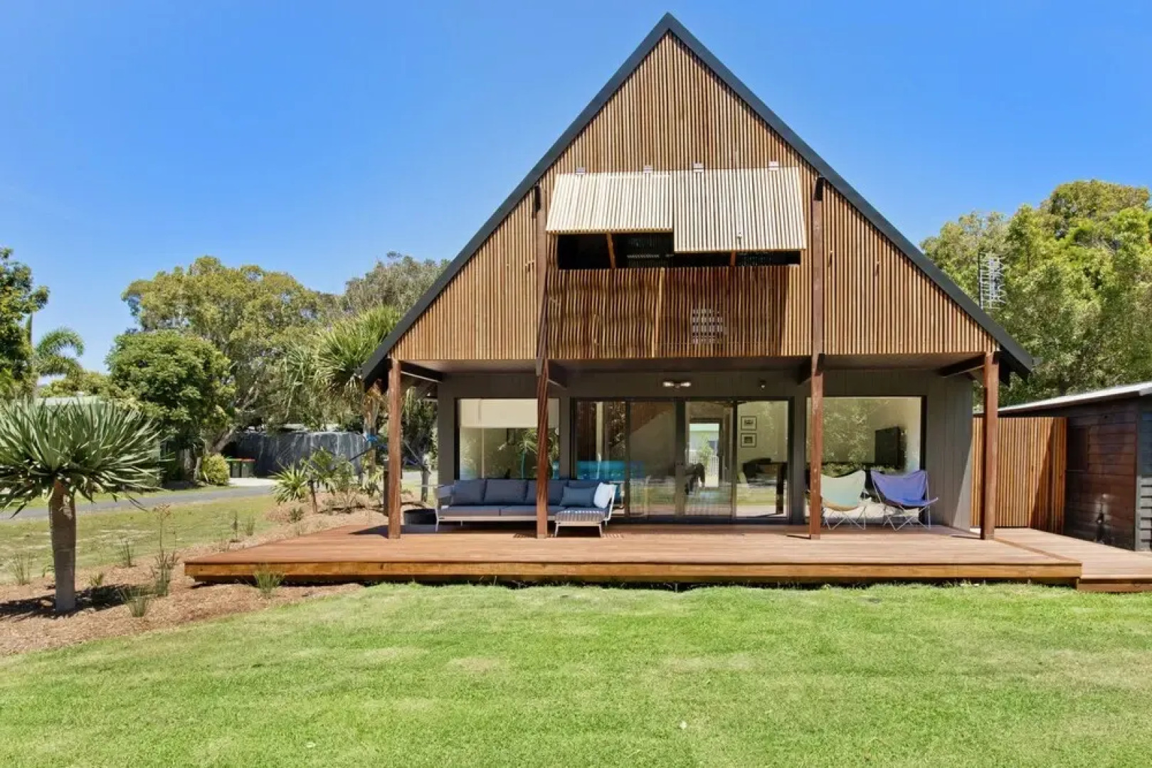 Hutchies On The Beach at Hat Head