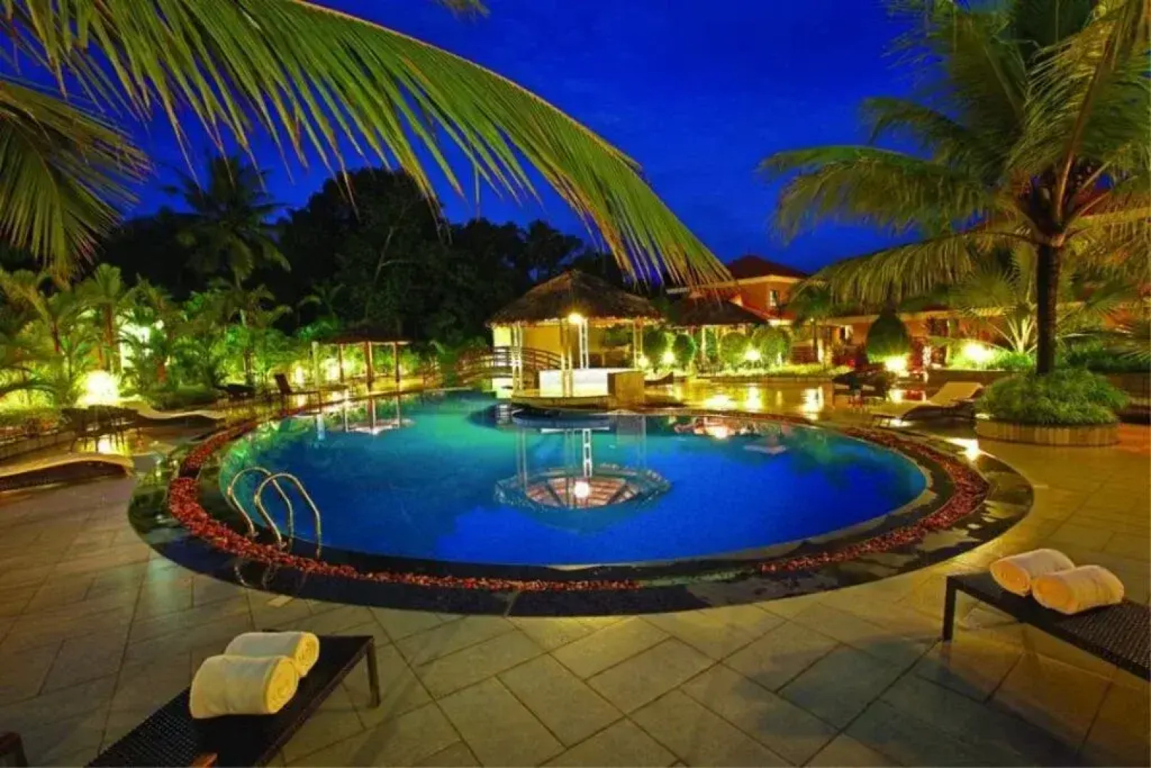 The Royale Gardens Hotel