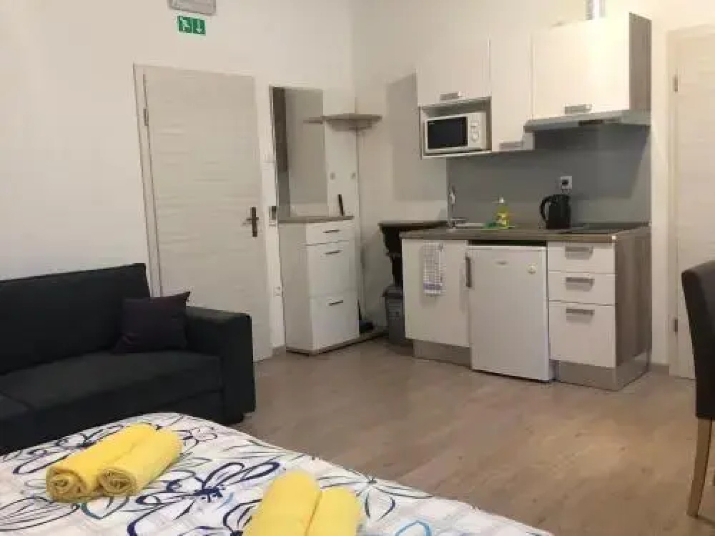 Apartments & Rooms Nardin