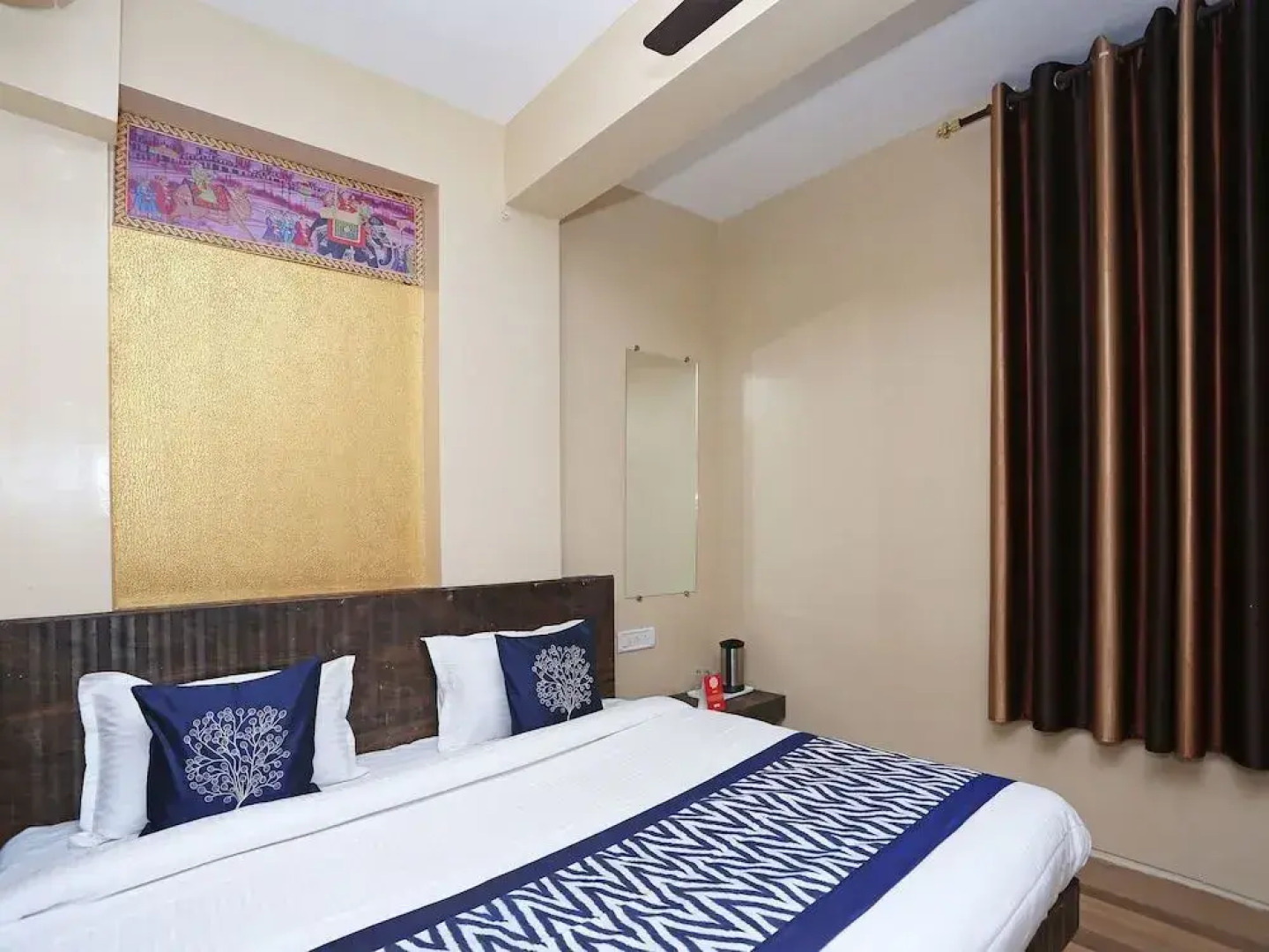 OYO 10137 Hotel Vaishnavi