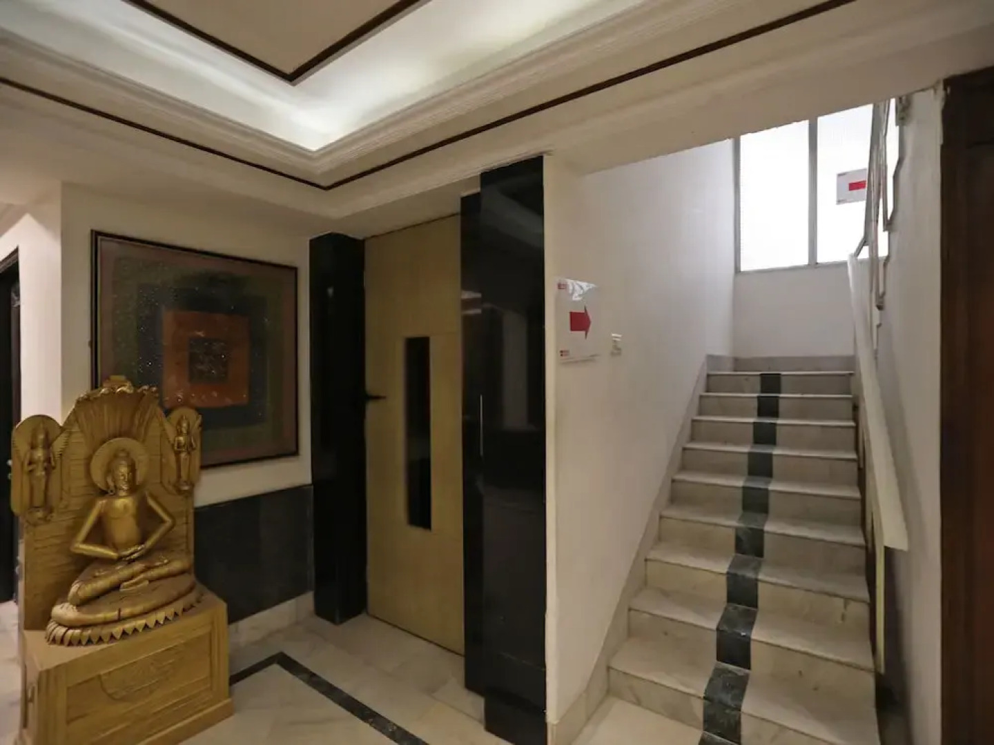 OYO 9769 Hotel Chanakya Inn
