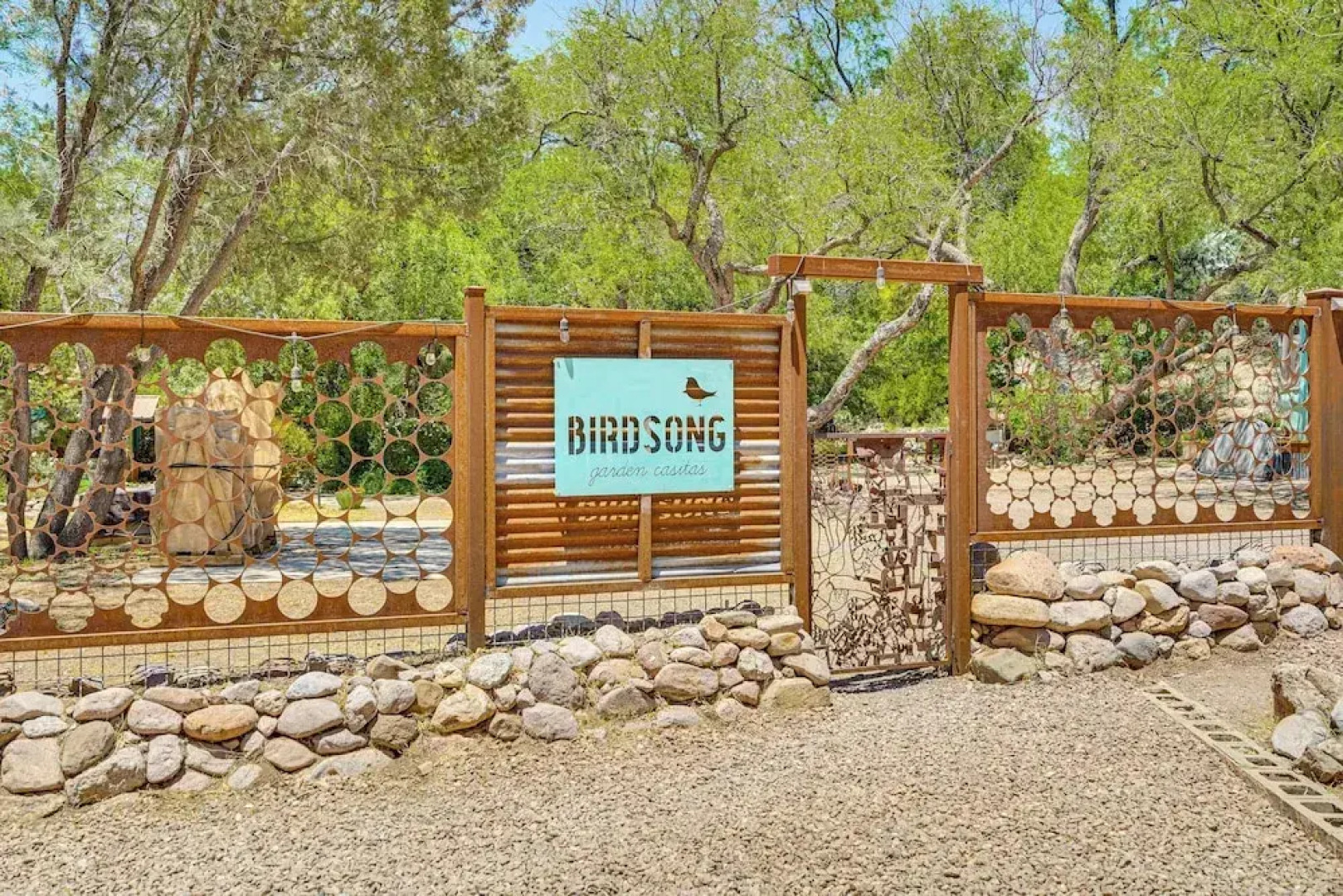 Vibrant 'casa Paloma' w/ Patio - Near Vineyards!