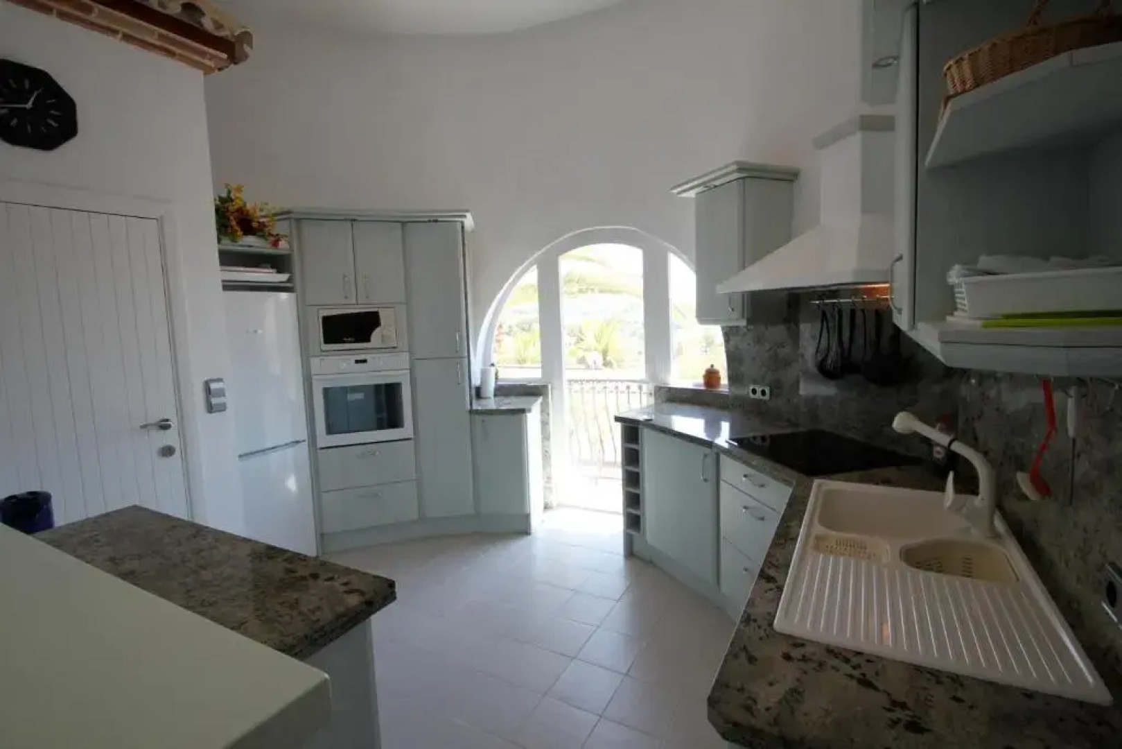 Golondrina - panoramic hillside holiday house in Moraira