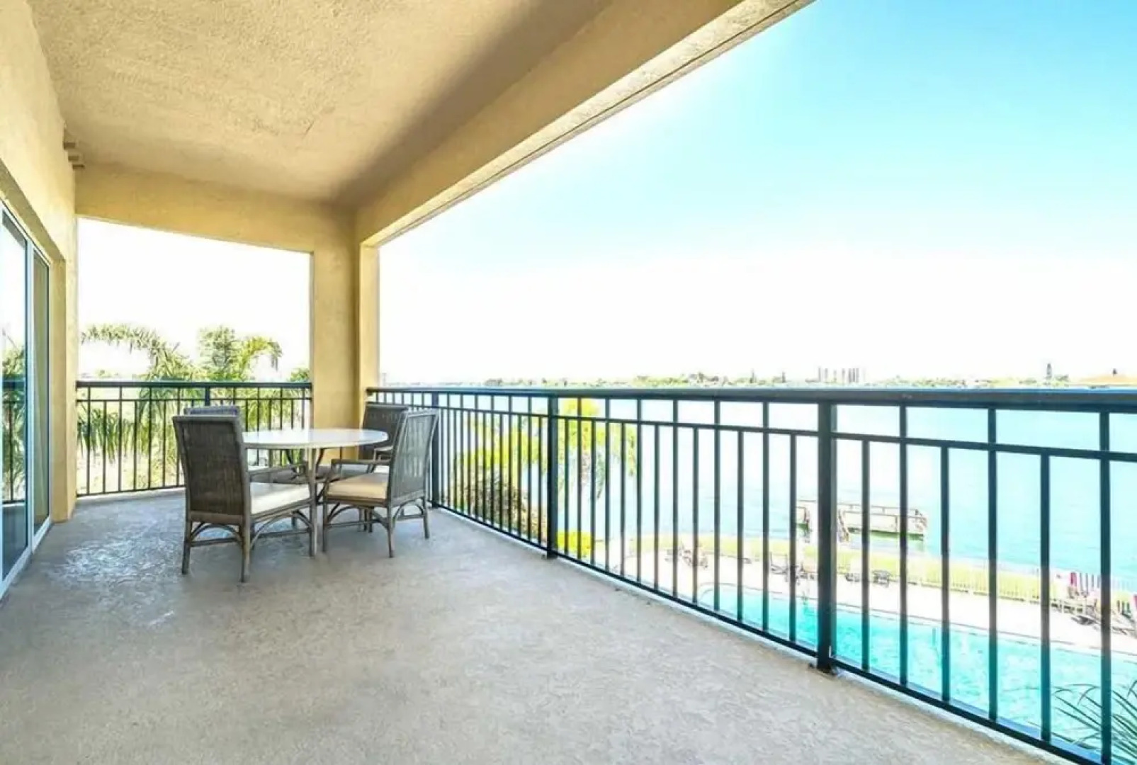 210 - Palms of Treasure Island