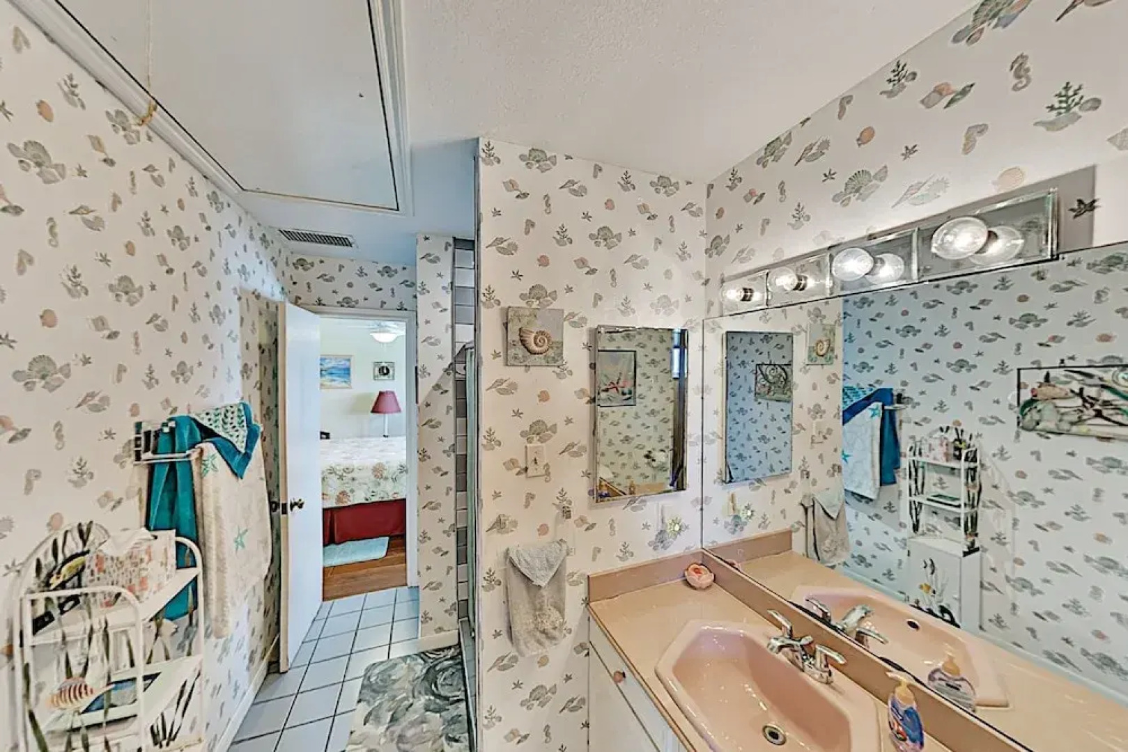 Bayfront Tiki Island W /boat Slip & Deck! 3 Bedroom Home