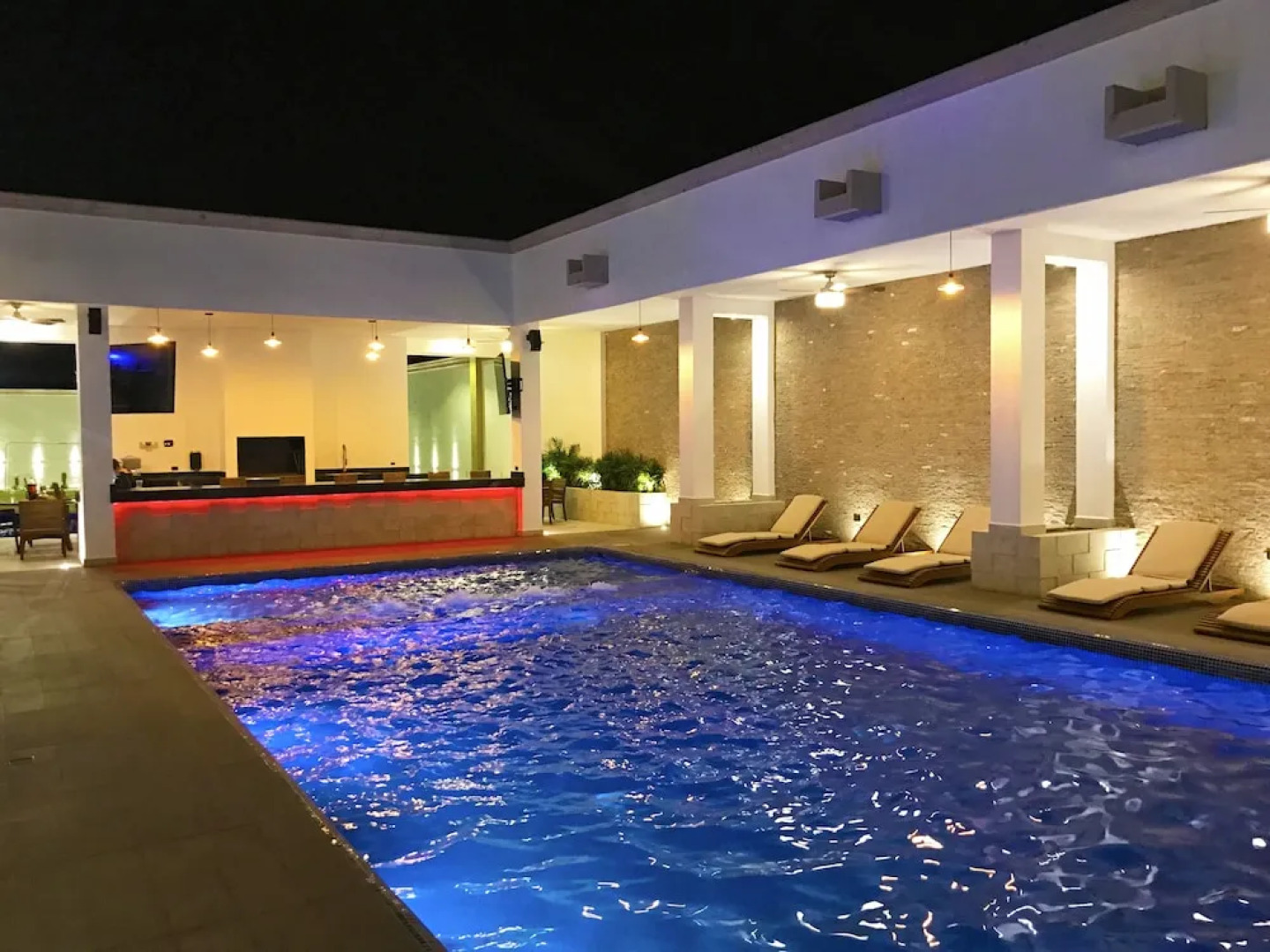 Royal Aqua Luxury Hotel & Spa