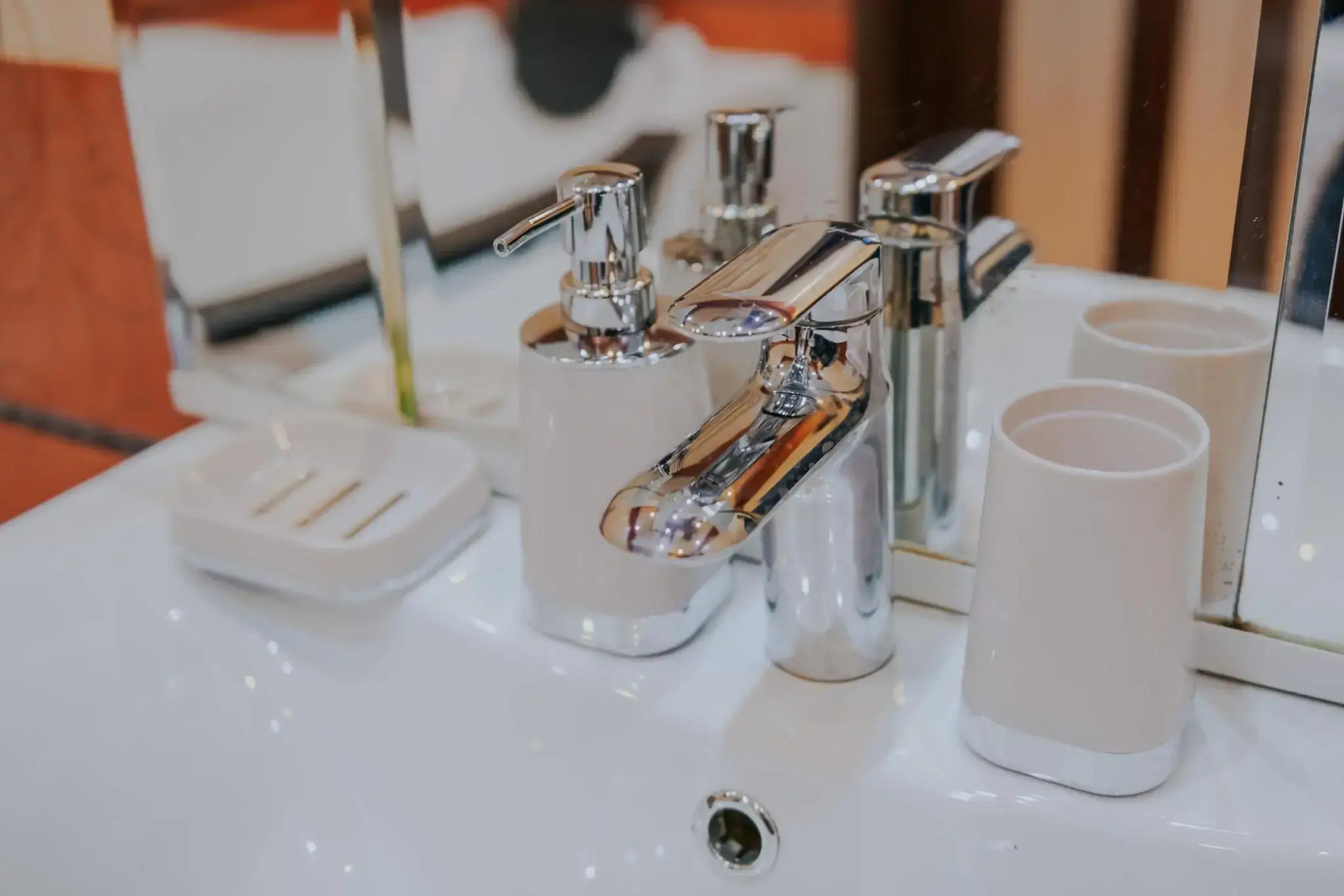 Золотой ключ на улице Авиаторов 42