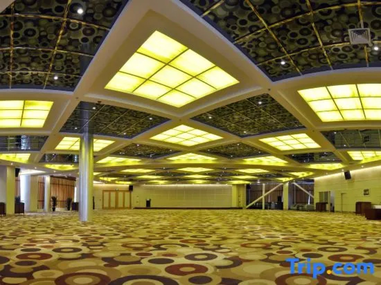 Solar Valley Micro-E International Hotel