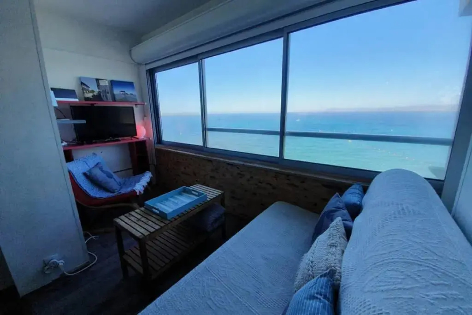 Miramare appartement pieds dans l eau vue mer féerique 180° féerique