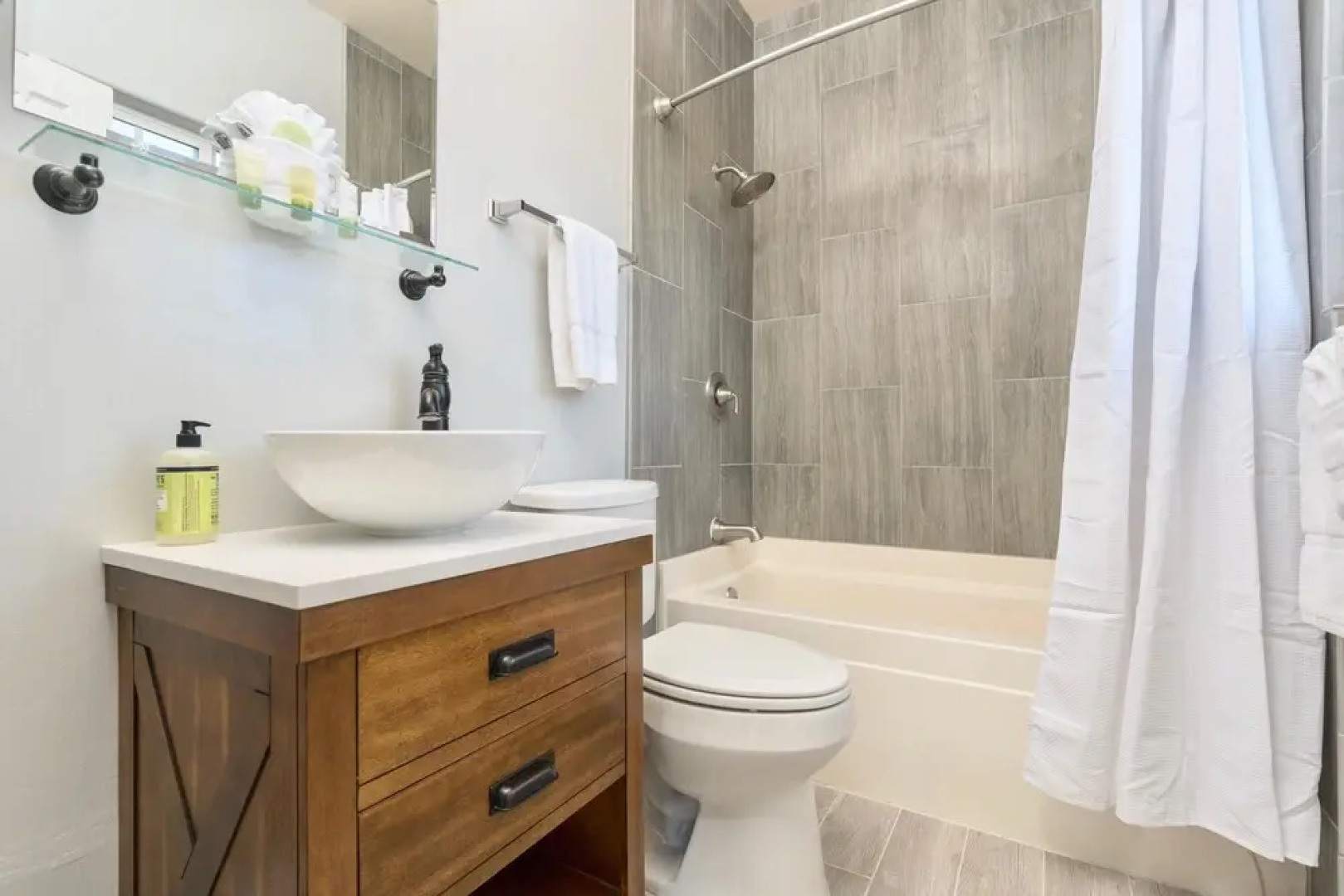 Adelaide by AvantStay | Sunset View from the Hot Tub | Ranch Styled Home