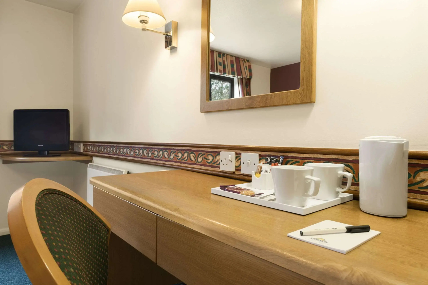 Days Inn by Wyndham Michaelwood M5