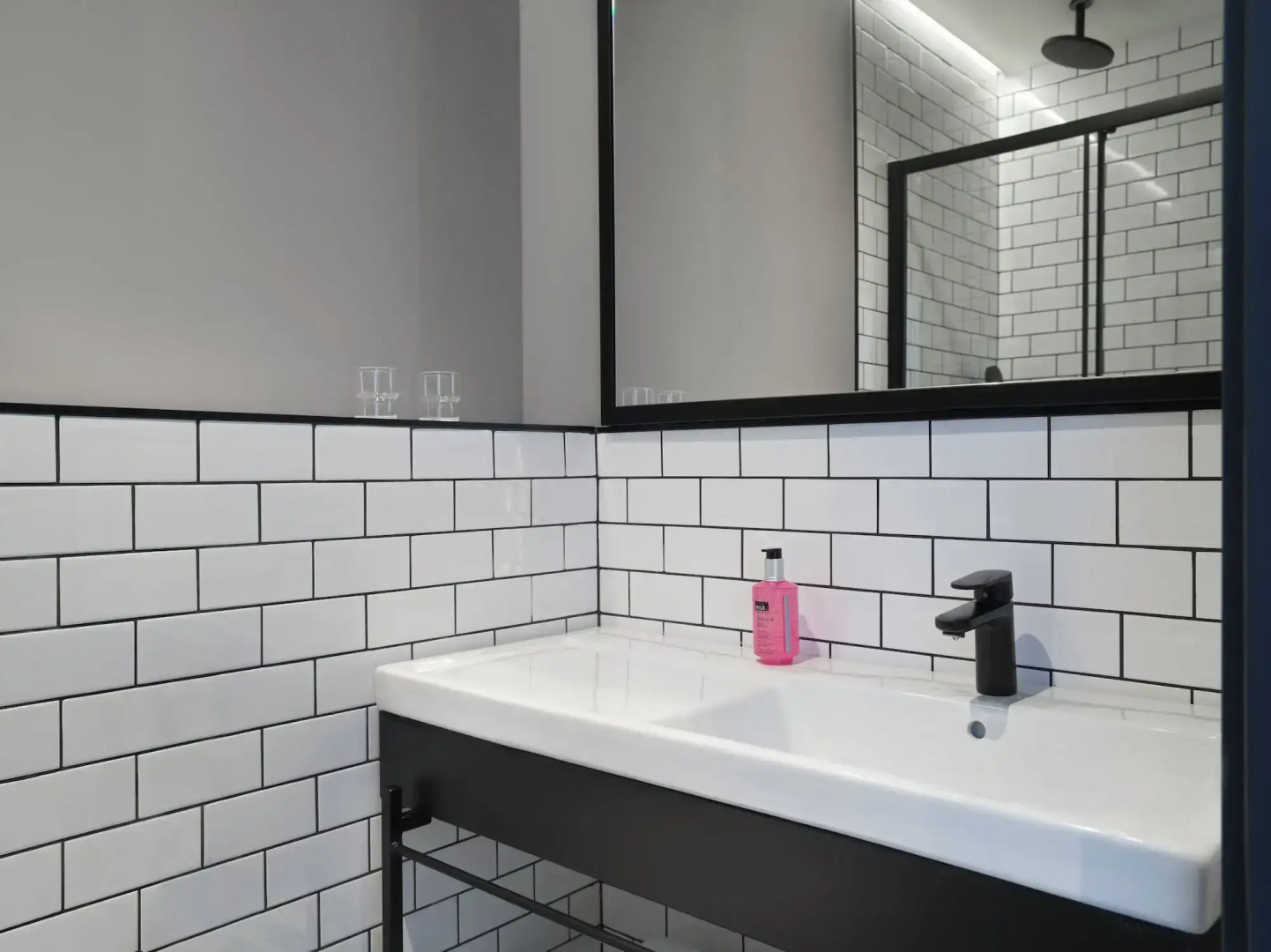 Отель Moxy Belgrade