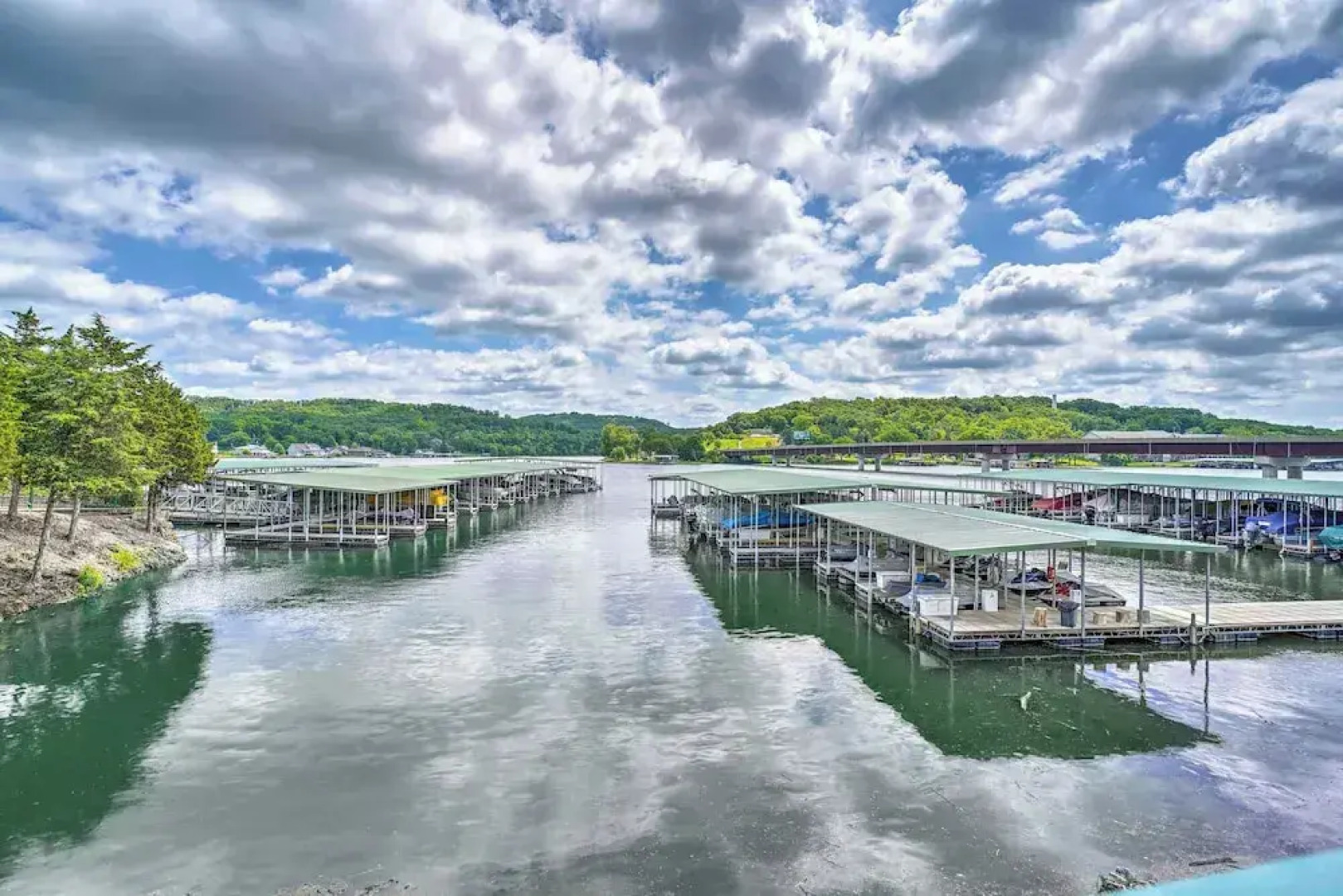 On-site Lake of the Ozarks Access: Camdenton Condo