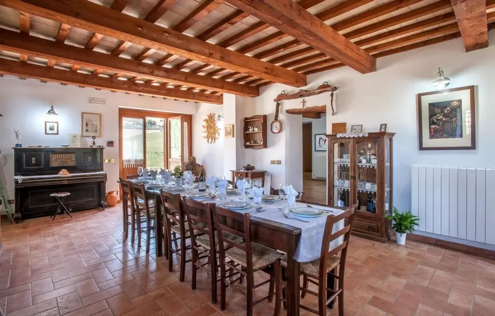 Awesome Home in Tolentino With 6 Bedrooms, Wifi and Outdoor Swimming Pool