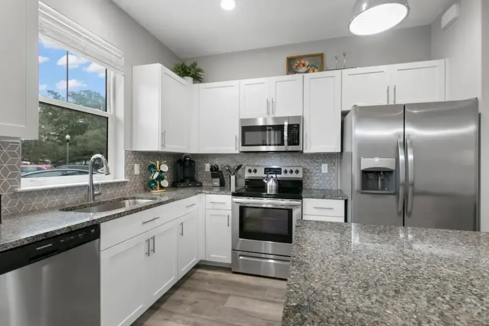 Canopy Cove Stunning 2BR Apt Heart of Downtown