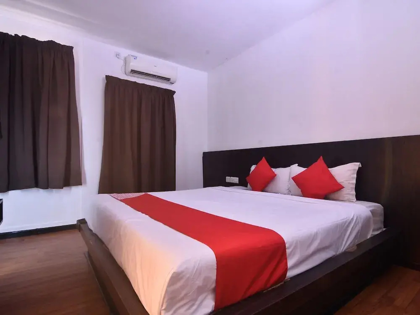 OYO 43960 Laksamana Executive & Boutique Hotel
