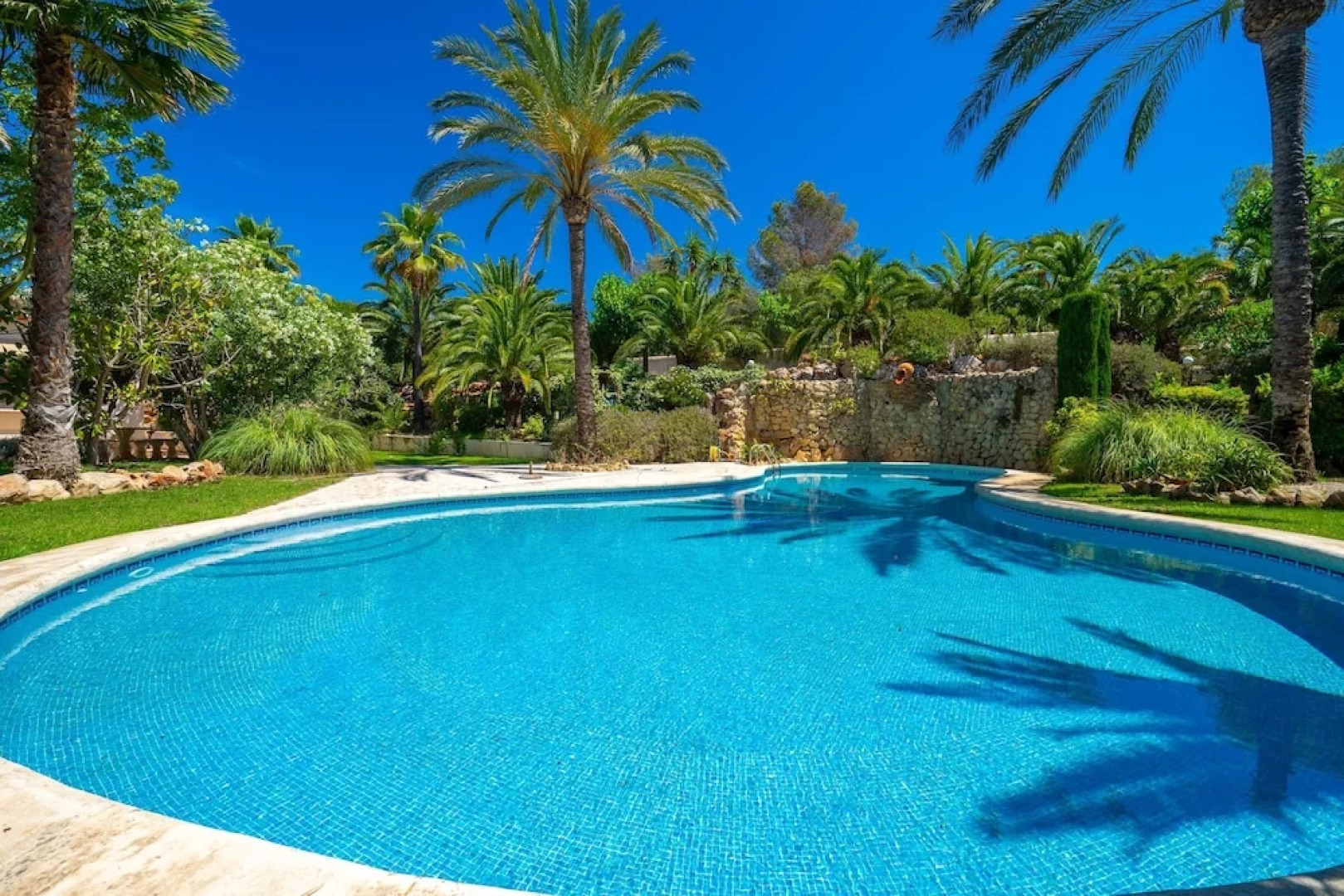 Gorgeous private villa for 10 in Moraira