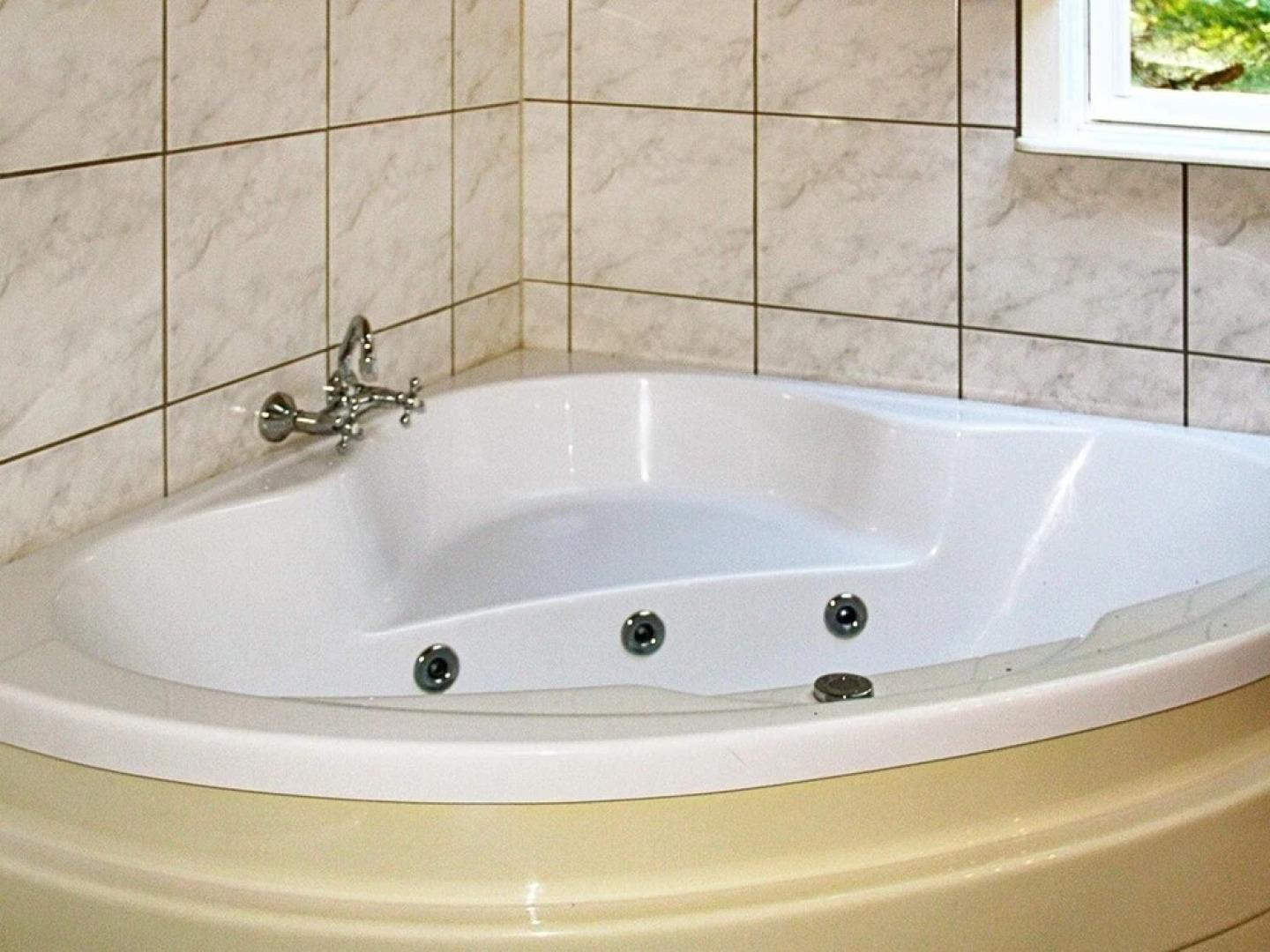 Rustic Holiday Home in Tikøb with Hot Tub & Sauna