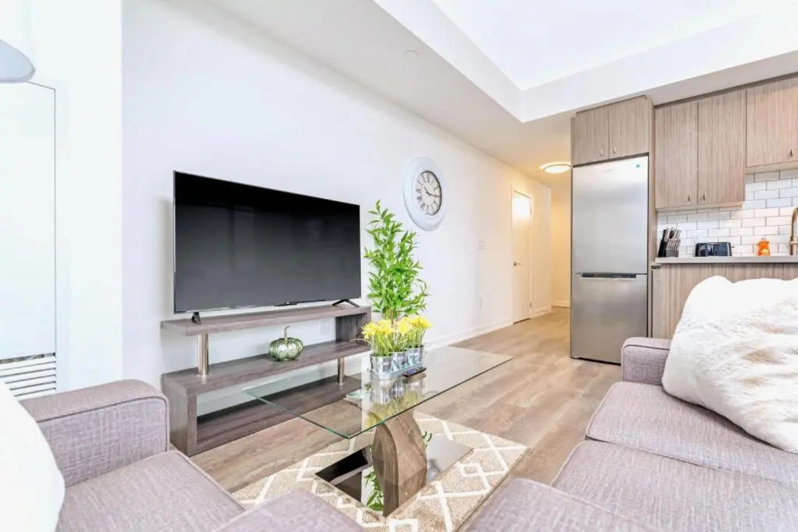 City Views From Your Balcony 1BR w King Bed