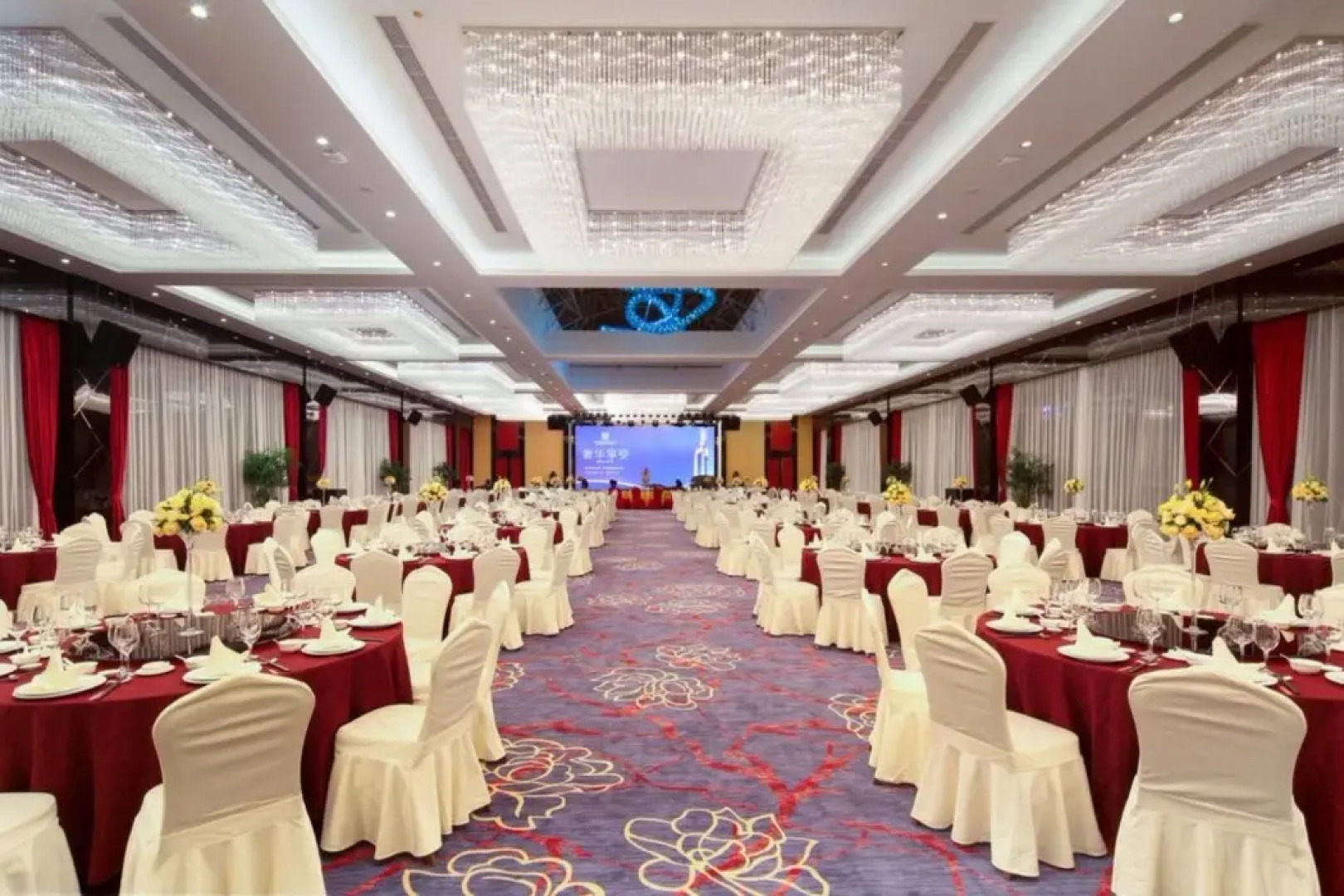 Yiwu Zhonglian Kaixin Hotel