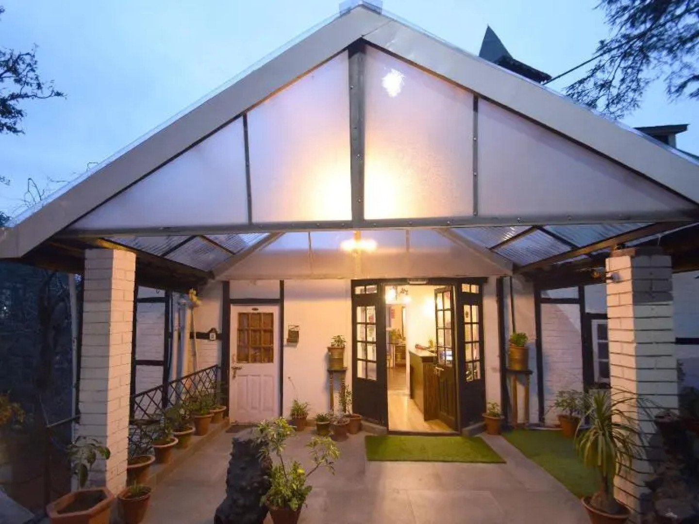 Treebo Trend The Alpine Heritage Residency