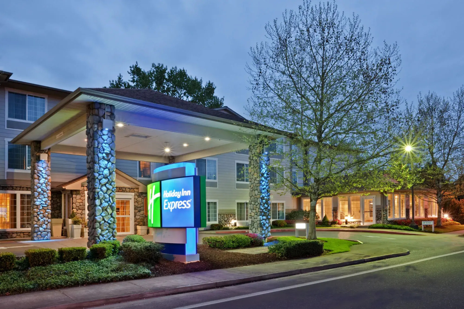 Holiday Inn Express Corvallis-On the River by IHG