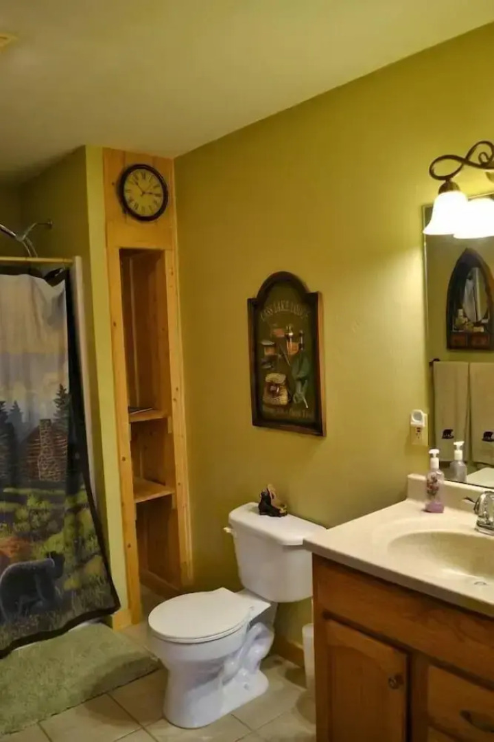 Comfortable Mountain Home near Everything yet Private