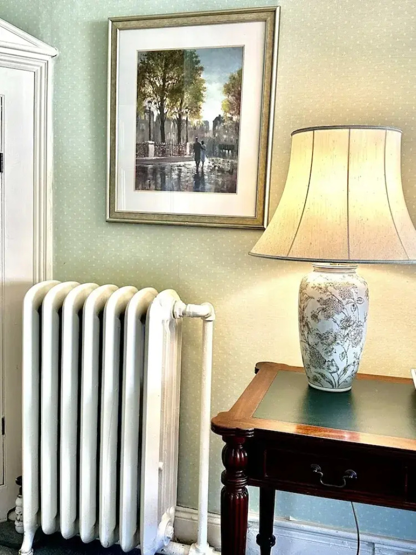 Farthings Hotel and Restaurant