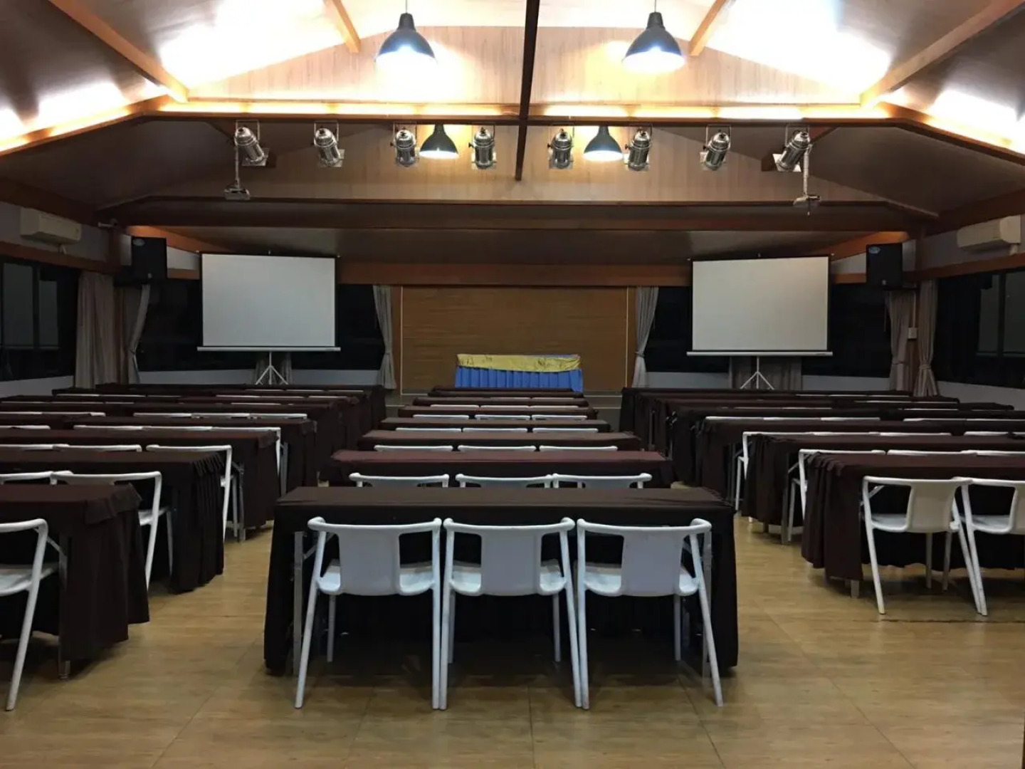 The Grace Amphawa Resort