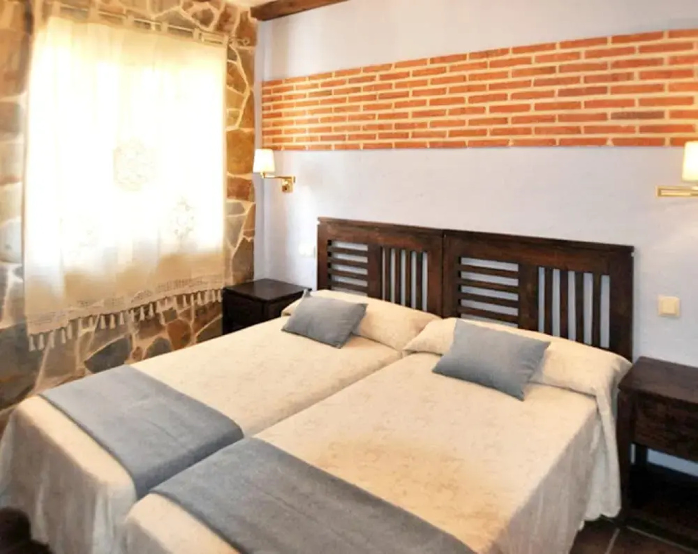 House With 8 Bedrooms in Hoyocasero, With Wonderful Mountain View, Furnished Terrace and Wifi