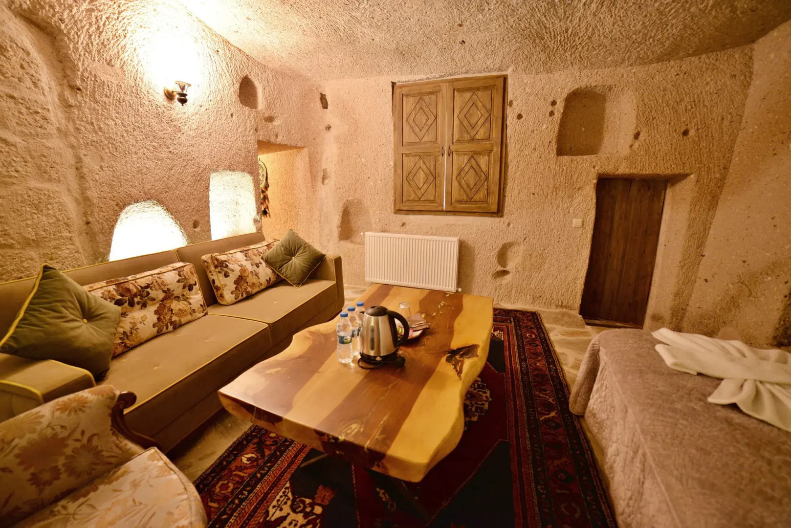 Valley Inn Cave Hotel