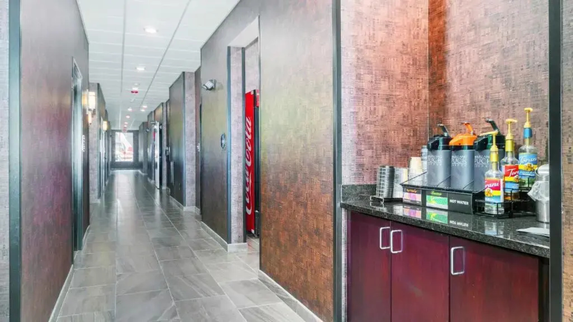 Cobblestone Hotel and Suites Janesville