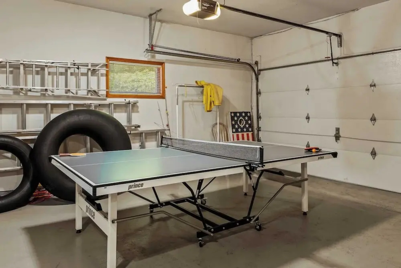 Tranquil Waterside by Avantstay Lakefront + Dock, Game Room, Views