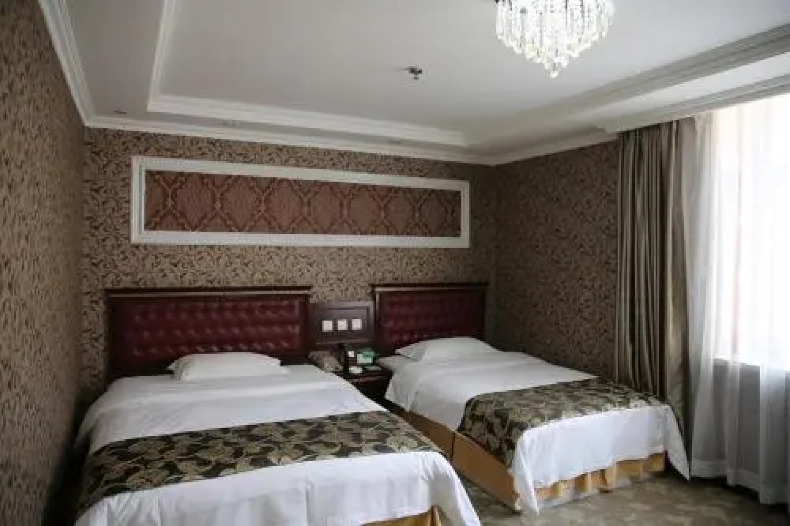 Dunhua Eastern Business Hotel