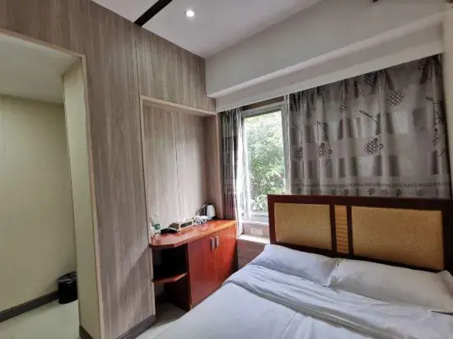 Shangyou Seven Plus One Business Hotel