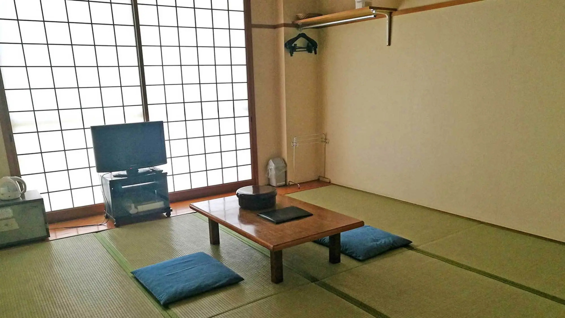 Higashiura Sun Park Hana No Yu