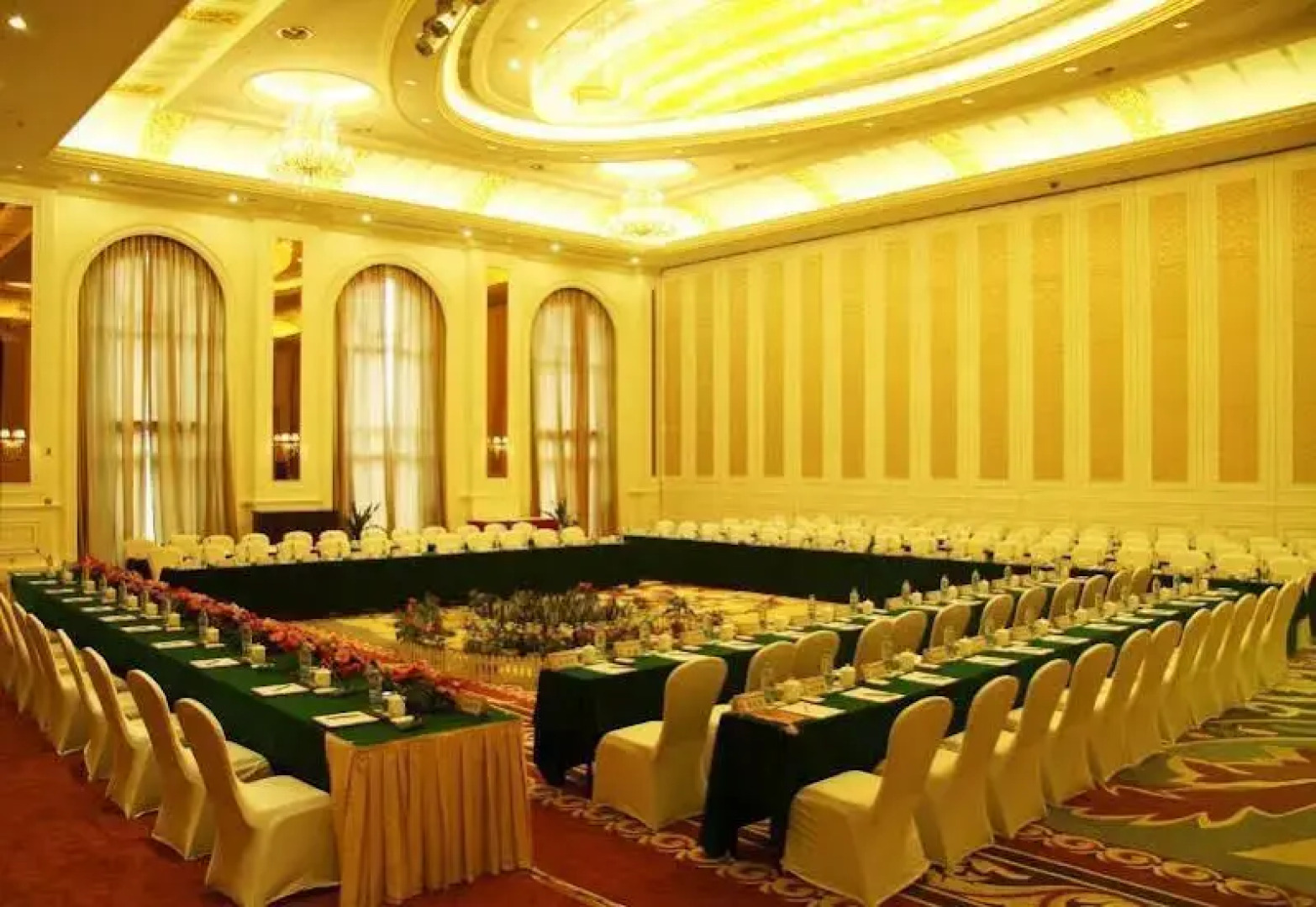 Country Garden Phoenix Hotel He Xian