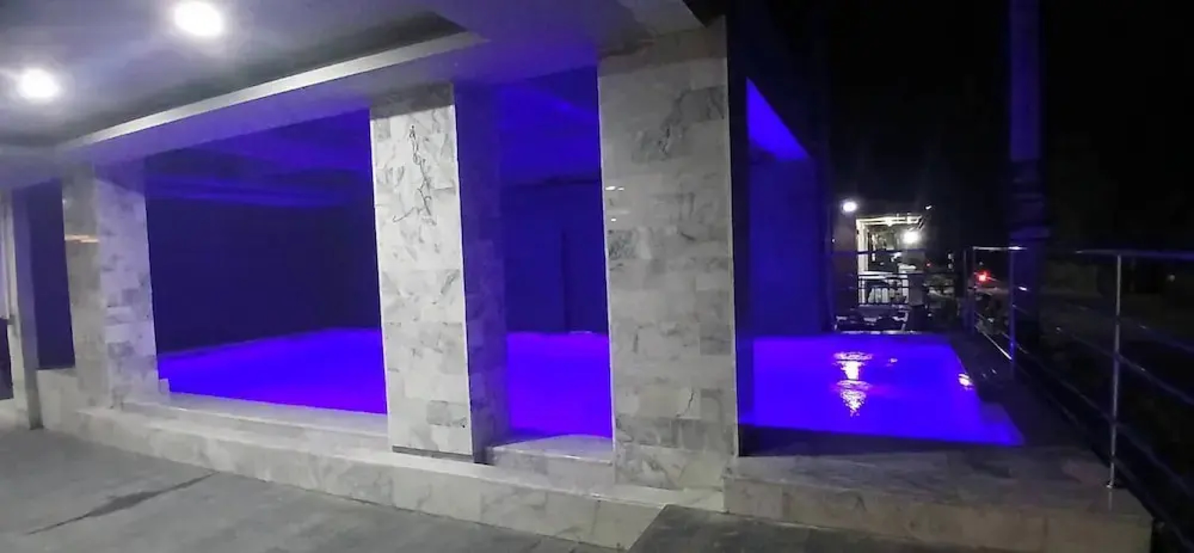 Happy Hotel